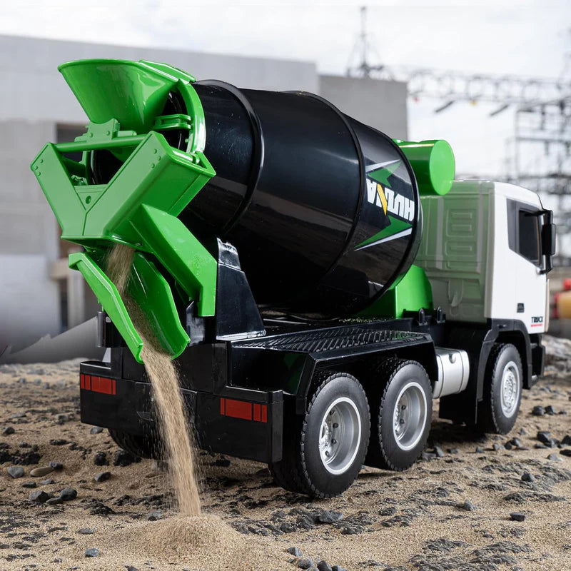Huina 657 RC truck indoor play demonstration